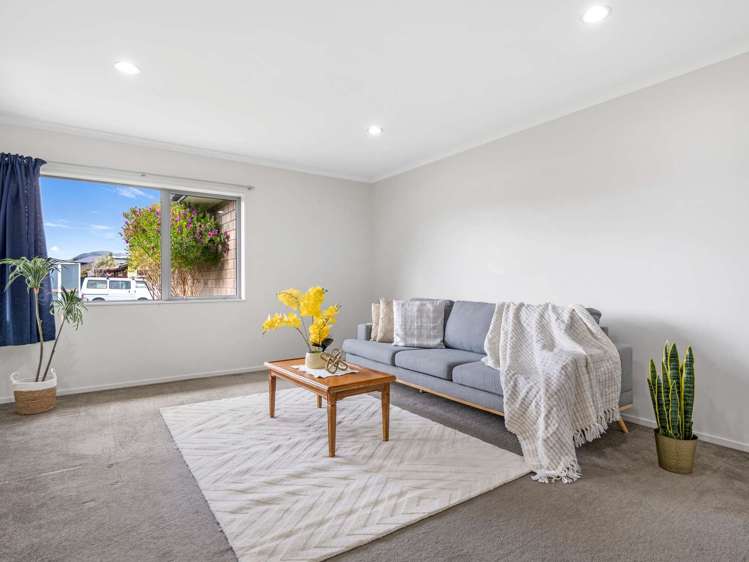 39 Carroll Place Owhata_16