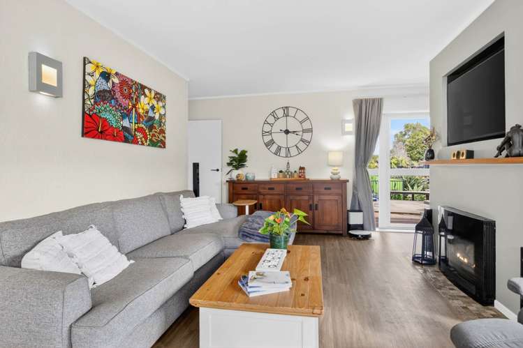 7 Tyrian Close Half Moon Bay_18