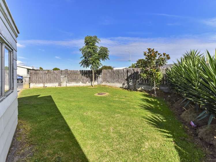 2/10 Templeton Place Clendon Park_5