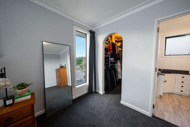708 Queens Drive Waikiwi_14