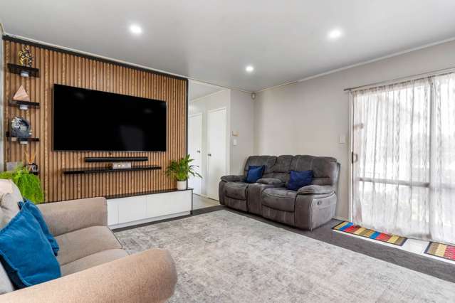 Modern Style Meets Family Comfort in Weymouth!