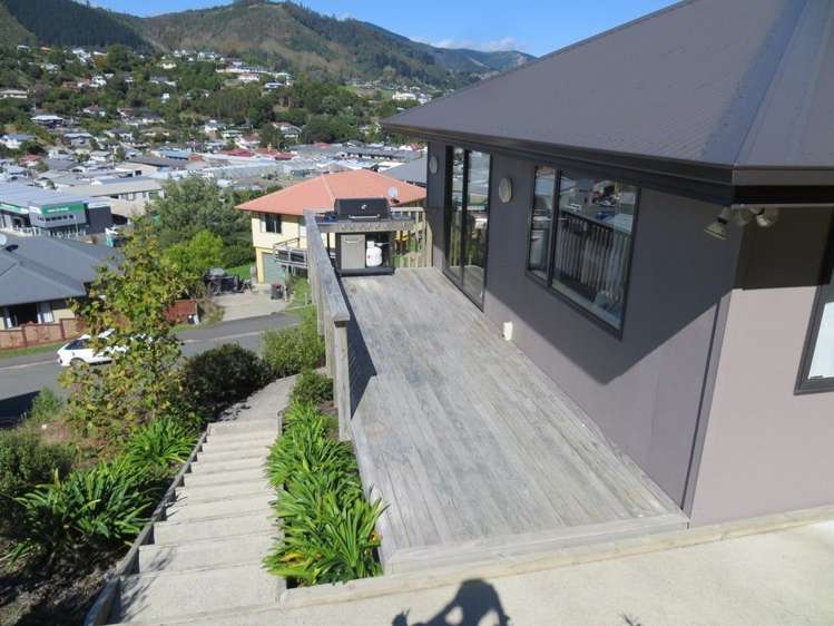 25 Saint Lawrence Street Toi Toi_14