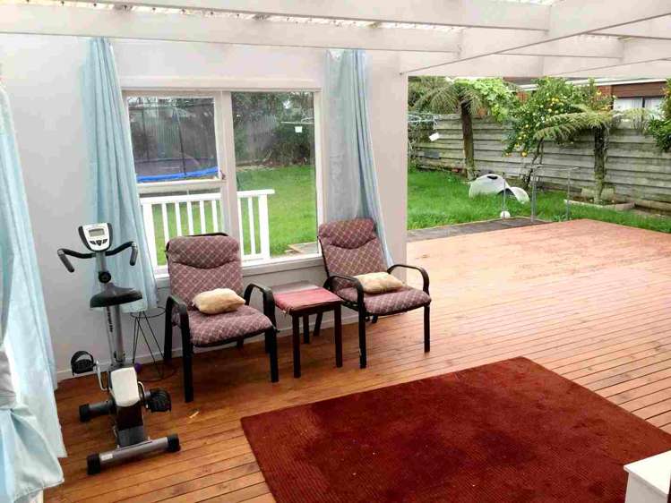 70 Tiroroa Ave Te Atatu South_9