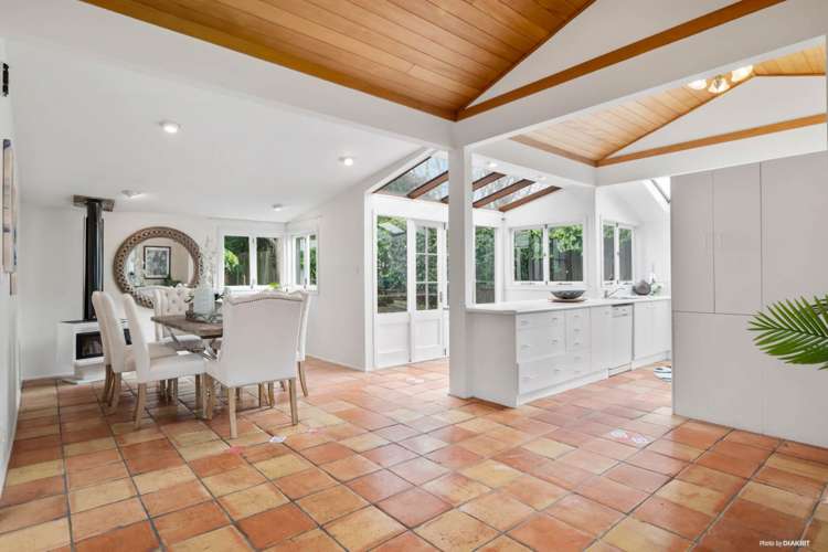 76 Beach Road Castor Bay_4