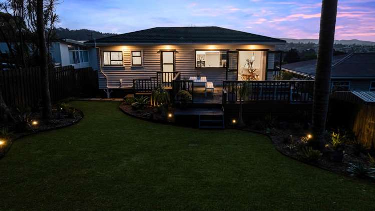 19 Highland Ave Titirangi_15