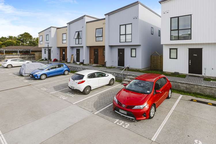 11 Aumarire Lane Favona_8