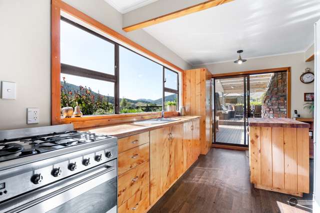 1044 Coast Road Wainuiomata Coast_4