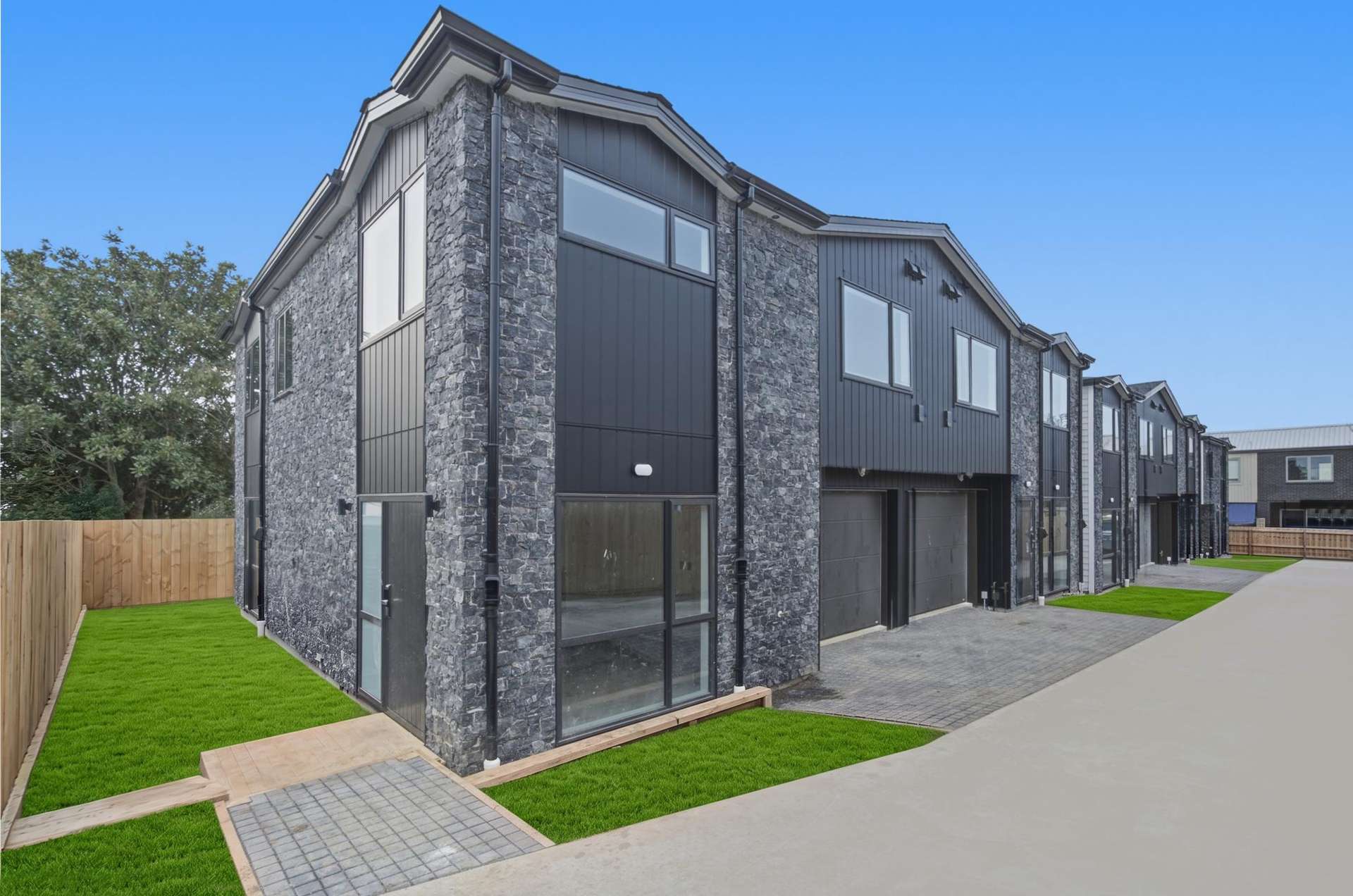 2/20 Earlsworth Road Mangere East_0