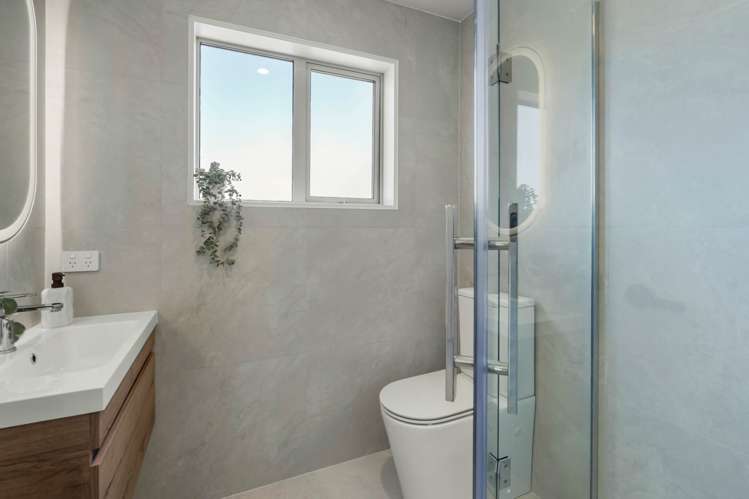 38 Antrim Crescent Otara_19