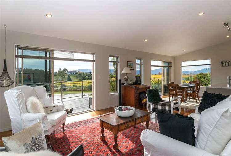 16 Lake View Place Fairhall_9