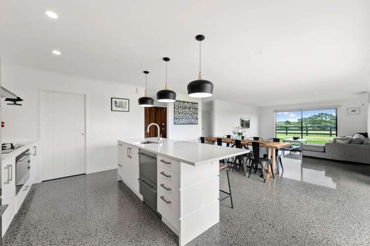 125 Wharf Road Clarks Beach_7