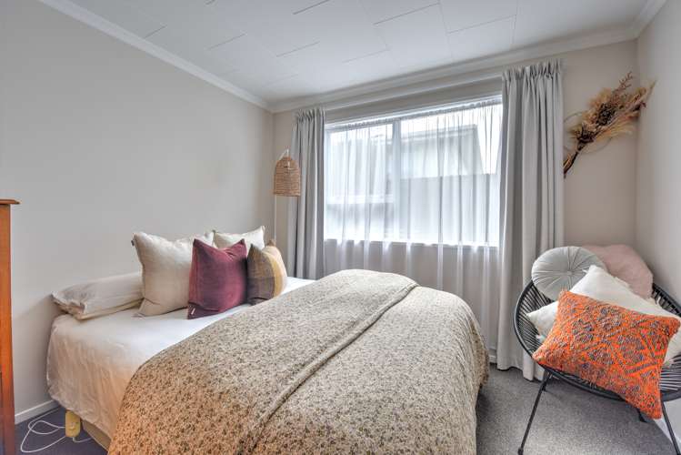 70 Walker Crescent Gore Surrounds_6