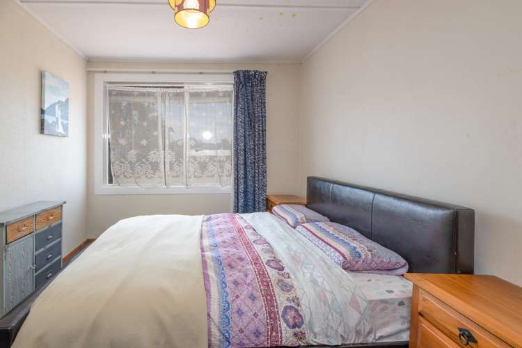 6 Avro Crescent Hornby_6