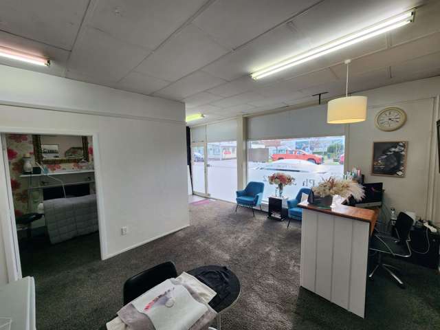 111 High Street North Carterton_2