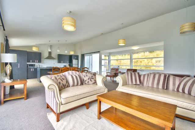 8b Moss Lane Fernhill/Sunshine Bay_4
