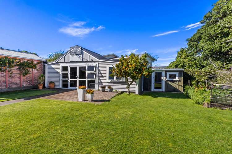 21 Glen Almond New Plymouth_23