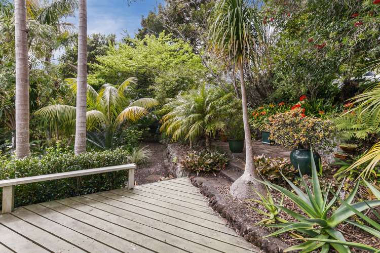 64 Stott Avenue Birkdale_3