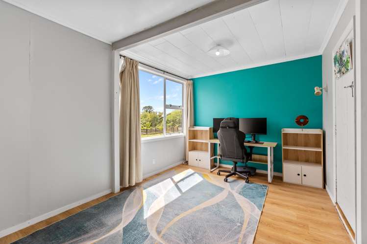 1835 Egmont Road Kaimiro_21