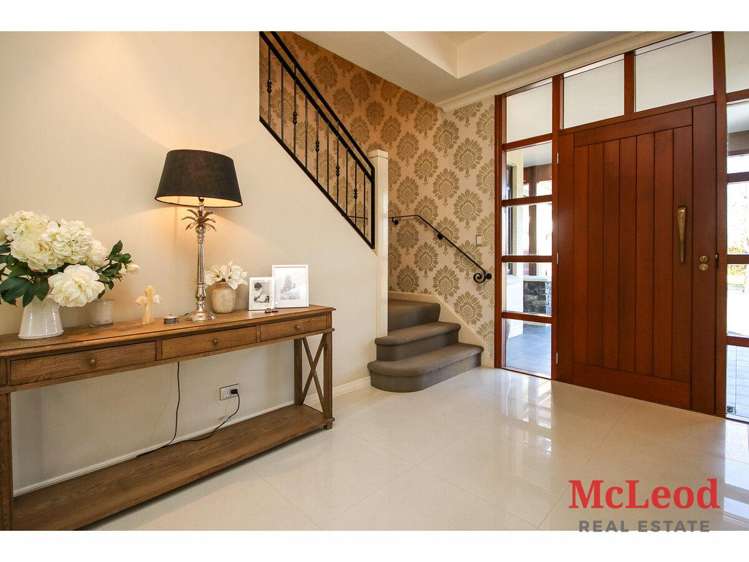19 Country Place_5