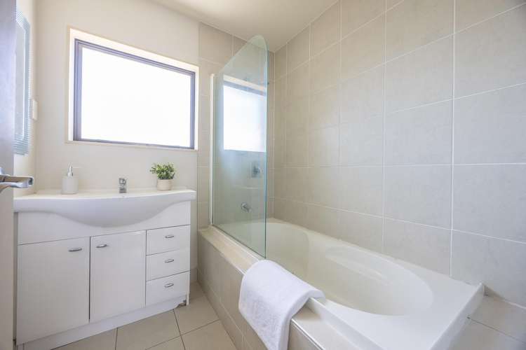 18 Merlot Way Te Atatu South_19