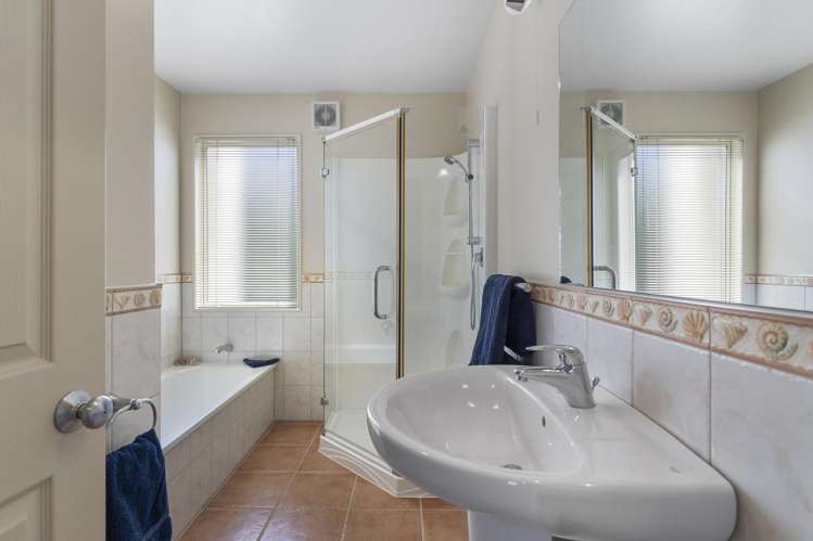 301 Beach Road Whangamata_52