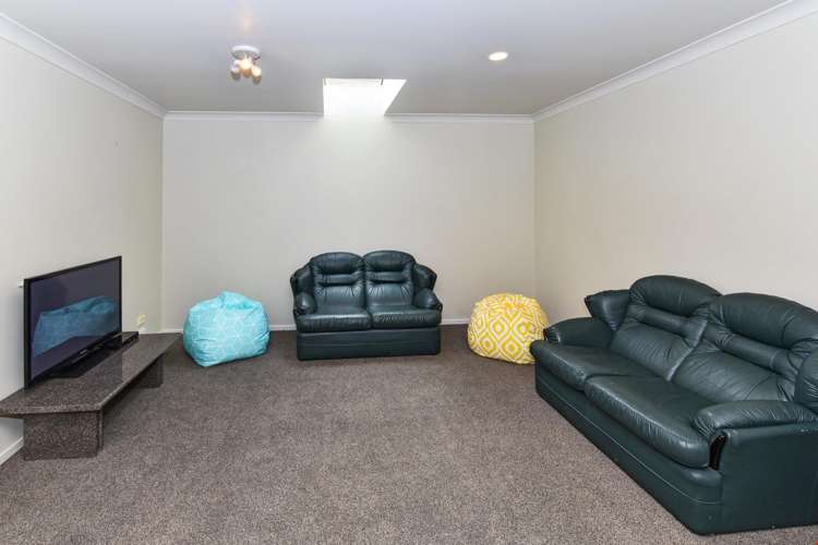 9 Flora Place Wattle Downs_15