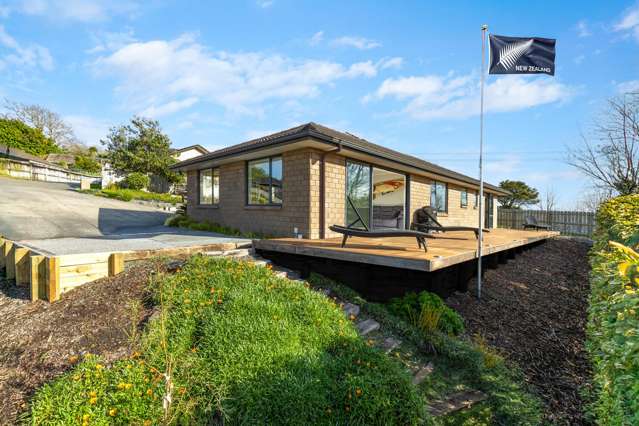 Sunny, Spacious & Set for Family Living