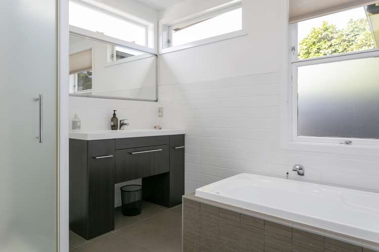 46 Chesham Avenue Waipahihi_13