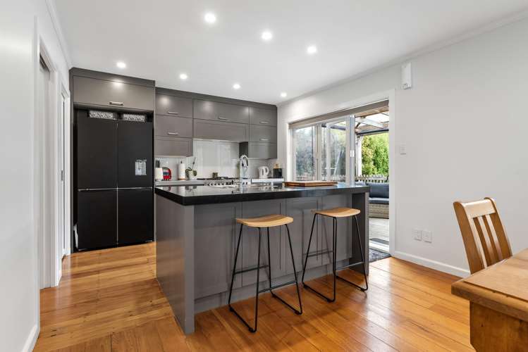 30 and 30A Ngatitoa Street_4