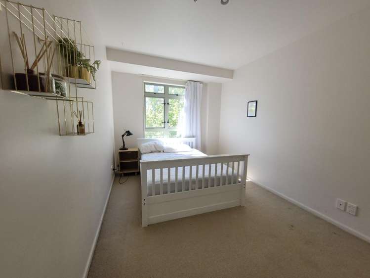 8 Howe Street 1664_9