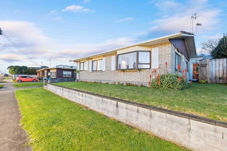 111 + 111A Hine Street New Plymouth_17