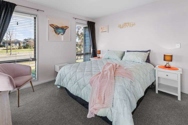 27 Faringdon Boulevard Rolleston_15