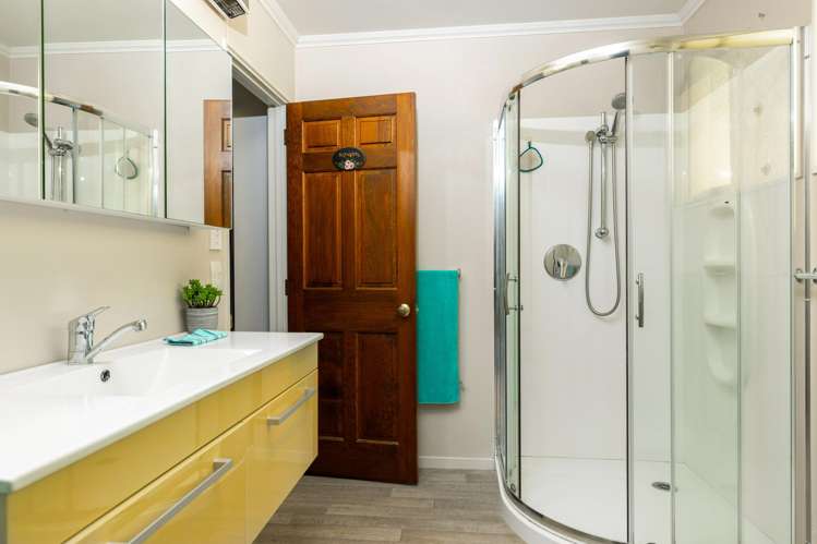 168 Waikawa Road Picton_15