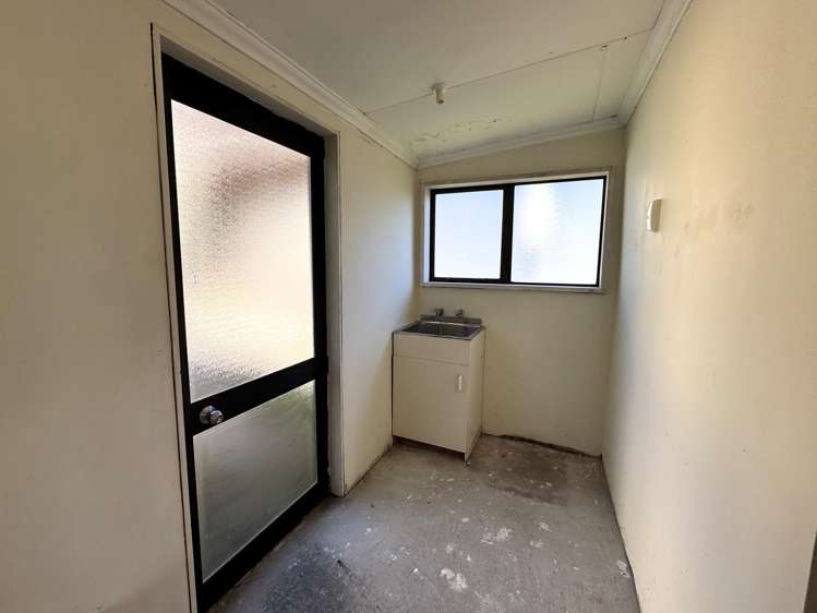 7 Rimu Street Kaka Point_16