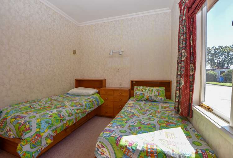 258 High Street North Carterton_13