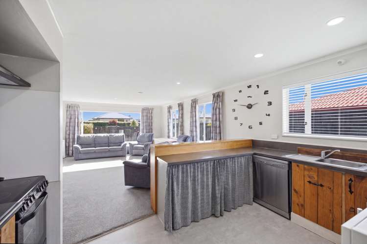 22 Amberley Beach Road_5