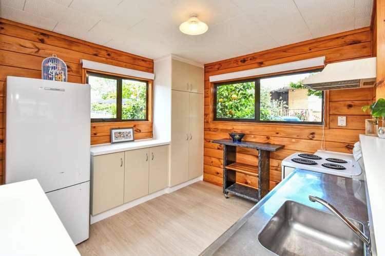 2/29 Beach Road Pahurehure_5