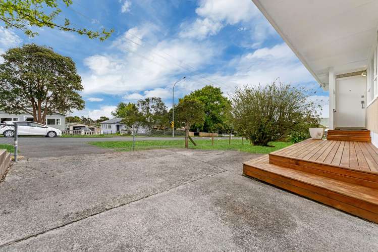 1/11 Brandon Road Glen Eden_18