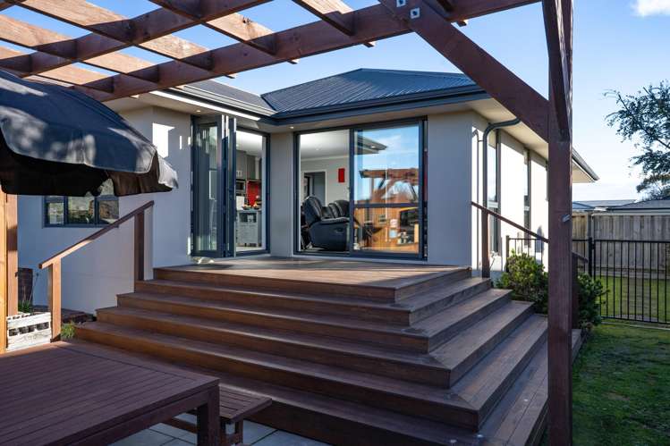 14 Farnborough Street Aranui_28