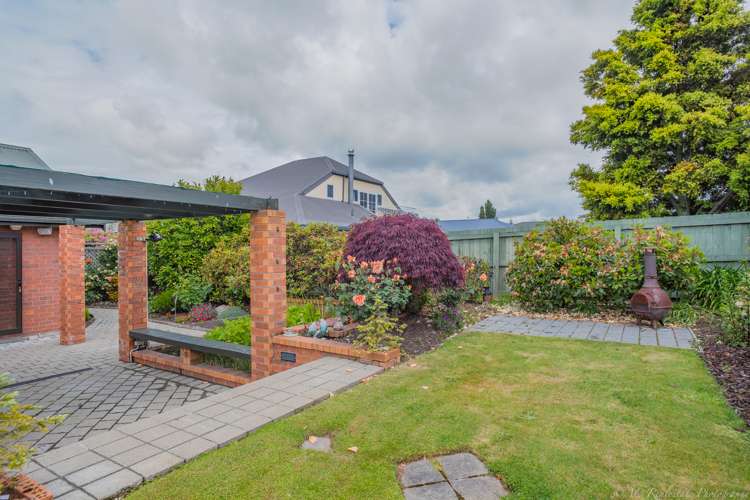 45 Pages Road Marchwiel_16