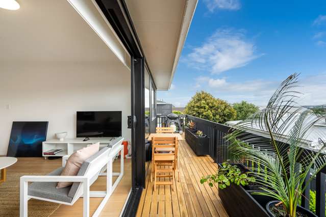 2/57 Lake Road Devonport_4