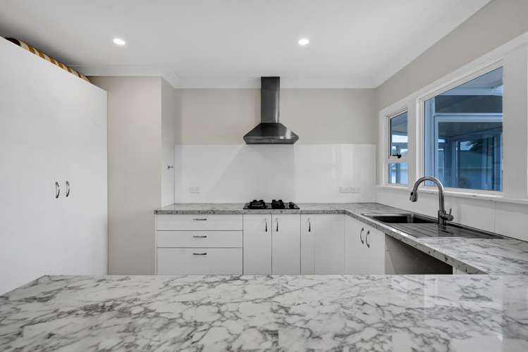 5784 South Road Rahotu_2