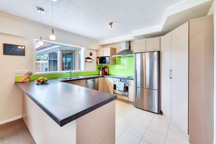 11 Robin Lane Browns Bay_2