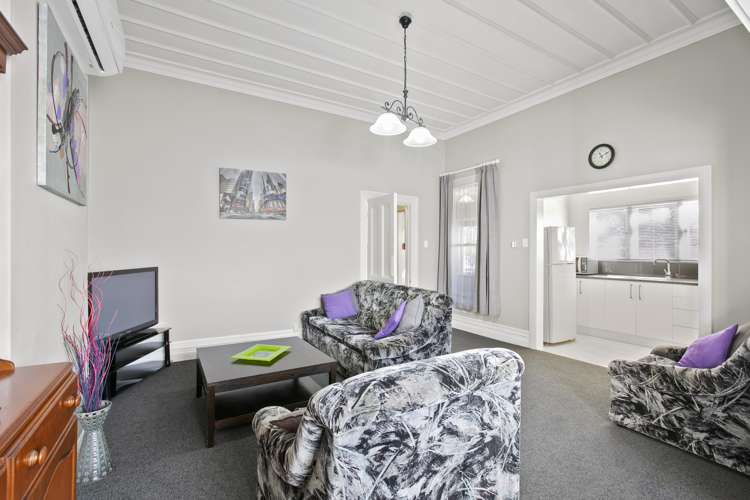 209 Devon Street West New Plymouth Central_18