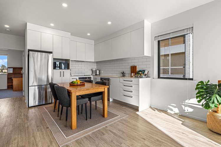 207/165 Lake Road Northcote_7