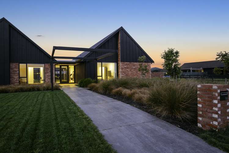 32 Alan Livingston Drive Cambridge_20