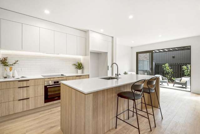 Light, Space & Privacy, ready to move in