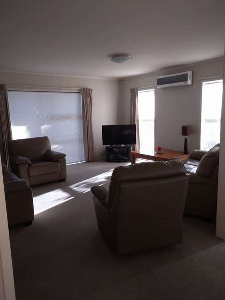 1b Grainger Road Te Atatu South_0
