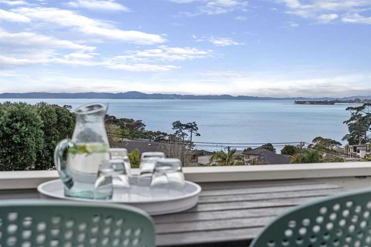 5 Colmar Road Mellons Bay_21