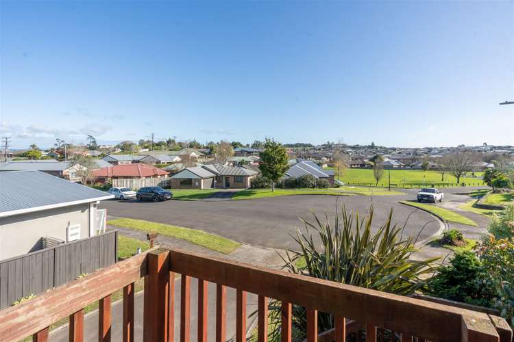 8 Pointon Glade Grandview Heights_24